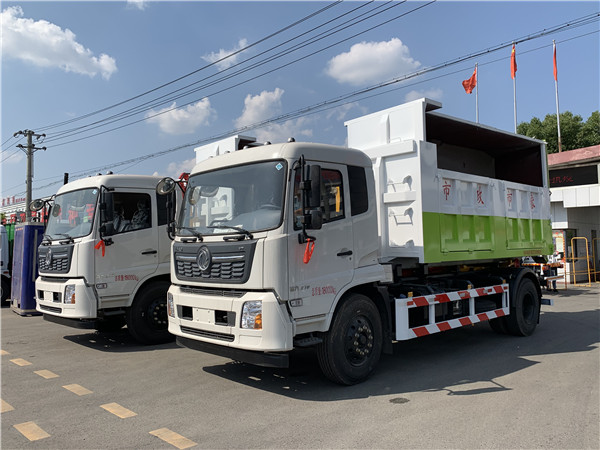 20噸東風(fēng)天錦勾臂式垃圾車