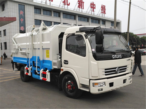 東風(fēng)大多利卡掛桶垃圾車(chē)