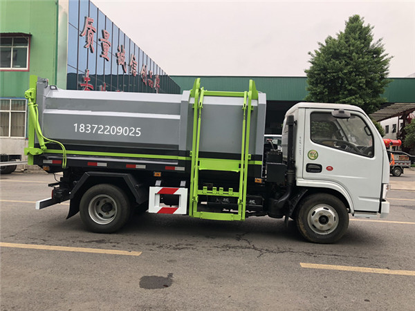 東風(fēng)多利卡7方掛通垃圾車